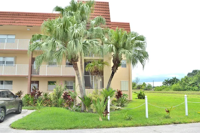 2-bedroom home at 8841 Sunrise Lakes Boulevard #112, Sunrise