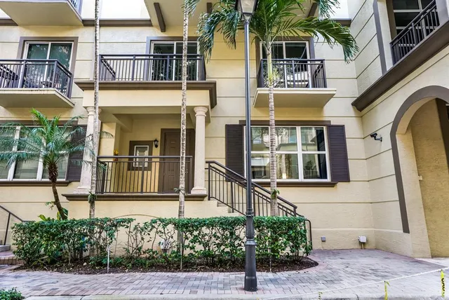 2-bedroom home at 2609 NE 14th Avenue #114, Wilton Manors
