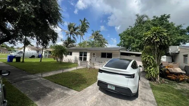 3-bedroom home at 3000 N 72nd Way, Hollywood