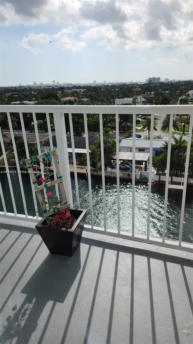1-bedroom rental at 2000 NE 135th Street #806, North Miami