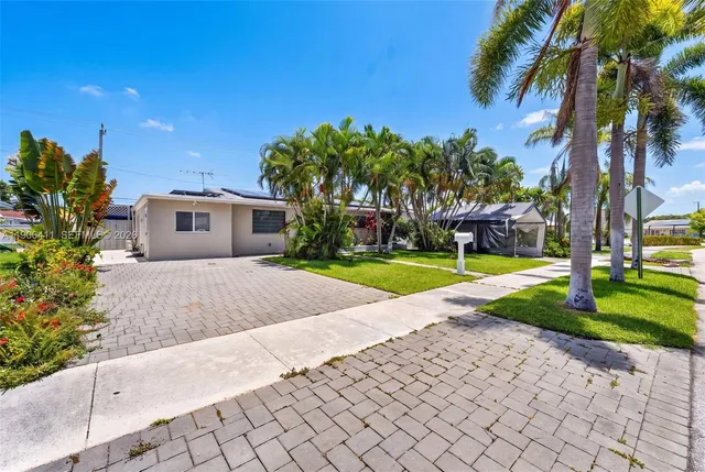 3-bedroom home at 717 SE 2nd Street, Deerfield Beach