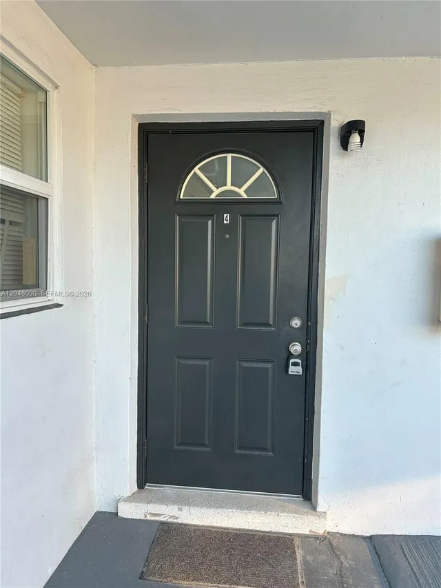 1-bedroom rental at 1119 NE 15th Street #4, Fort Lauderdale
