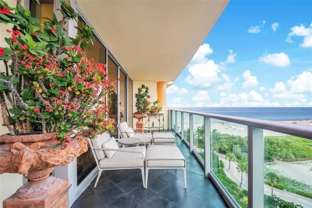 2-bedroom home at 1455 Ocean Drive #904, Miami Beach
