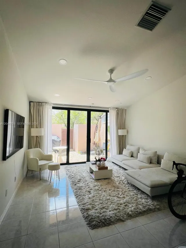 3-bedroom rental at 1269 NW 123rd Avenue #1269, Pembroke Pines
