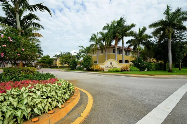 2-bedroom rental at 6059 SW 19th Court #6059, North Lauderdale