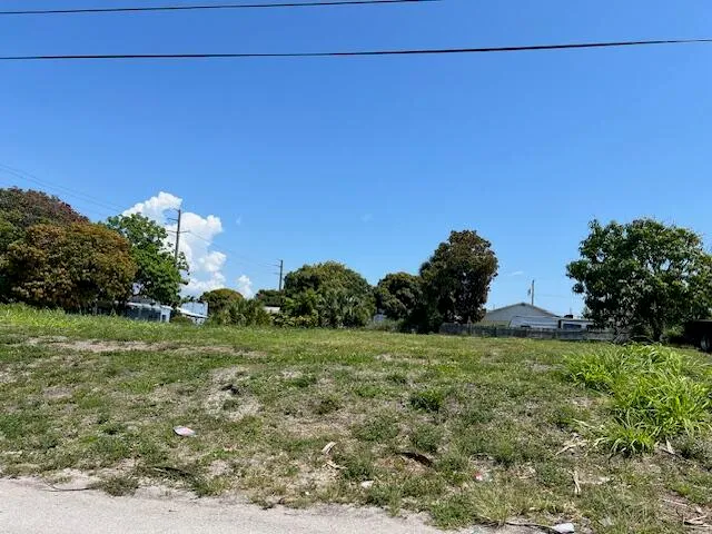 Land at 172 W 16th Street, Riviera Beach