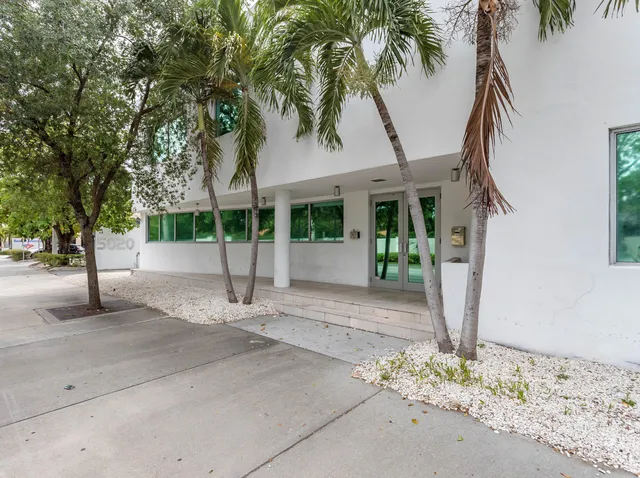 Commercial at 5020 Biscayne Boulevard, Miami