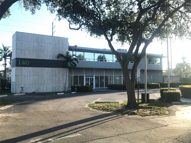 Commercial at 140 S Federal Highway, Dania Beach