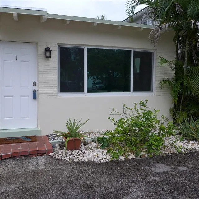 Commercial at 812 NE 15 Avenue, Fort Lauderdale
