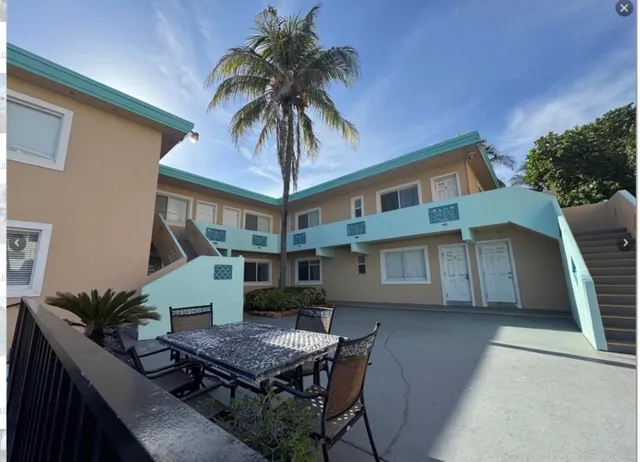 Commercial at 323 Monroe Street #1-6, Hollywood