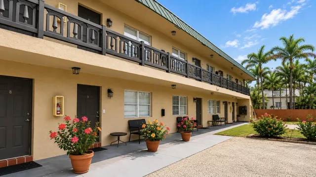 Commercial at 211 S Swinton Avenue, Delray Beach