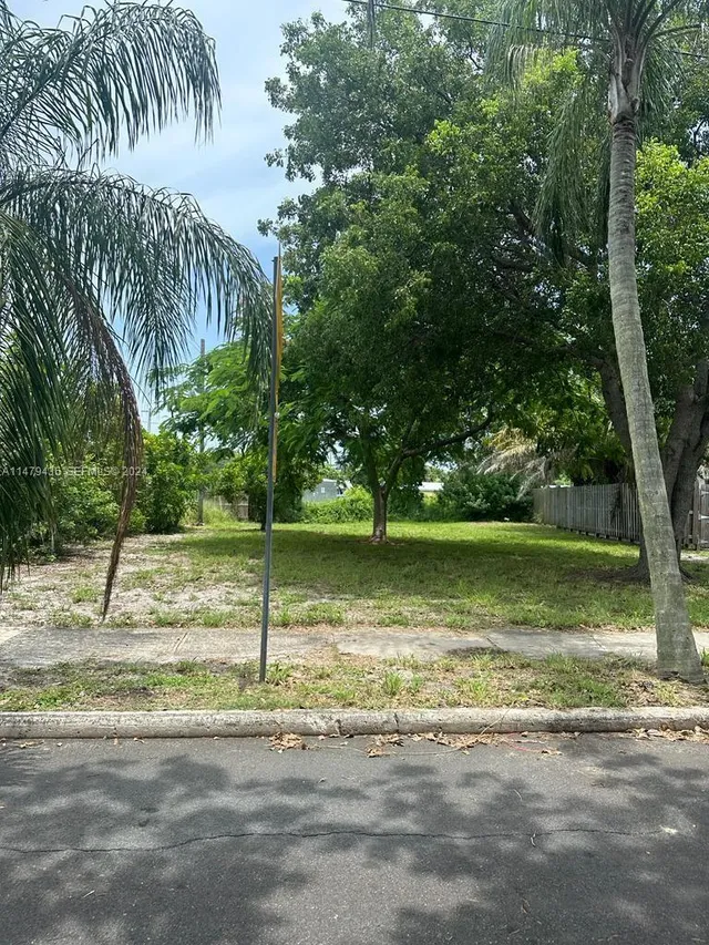 Land at 3014 Greenwood Avenue, West Palm Beach