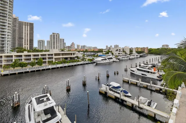 Land at 19925 NE 39th Pl Boat Slip, Aventura