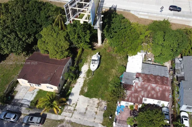 Land at 321 NW 37th Street, Miami