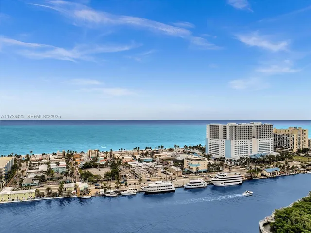 Land at 1318 N Ocean Drive, Hollywood