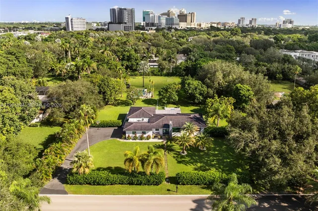 Land at 07325 SW 102nd Street, Pinecrest