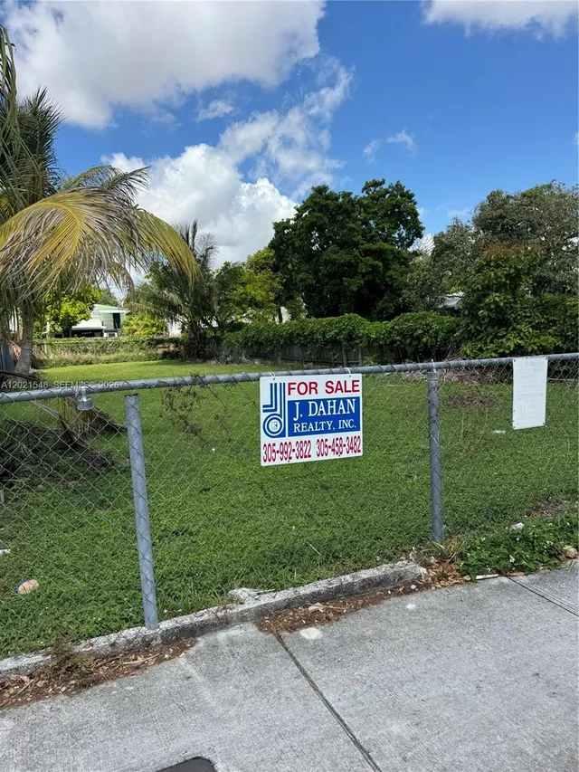 Land at 2630 NW 22nd Court, Miami