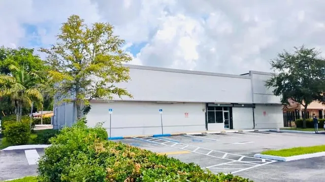 Commercial at 16525 NW 27th Avenue, Miami Gardens