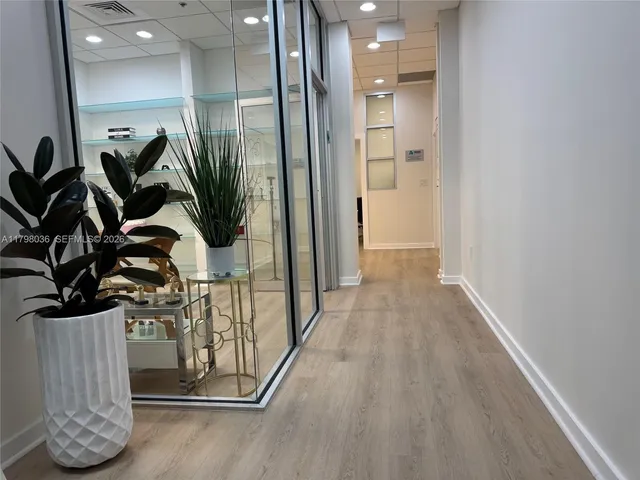 Commercial at 20900 NE 30th Avenue #503 assigned parking, Aventura