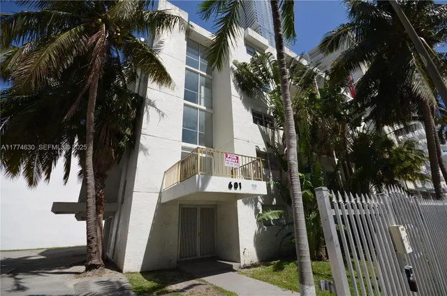 Commercial at 601 NE 22nd Street, Miami