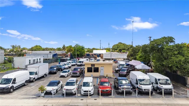 Commercial at 2401 S State Road 7, West Park