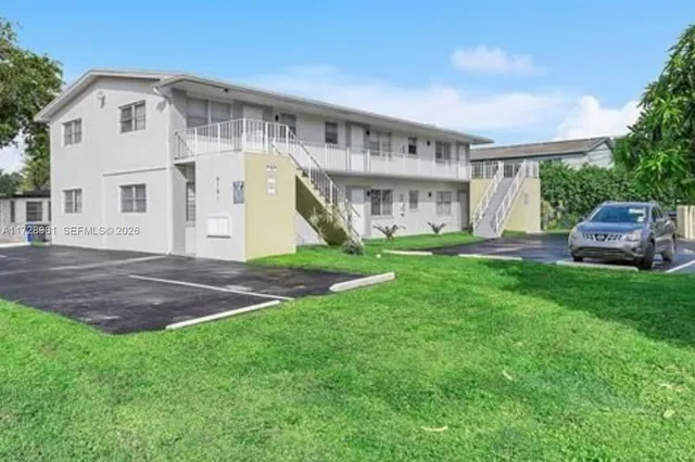 Commercial at 6101 Garfield Street, Hollywood
