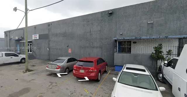 Commercial at 3035 NW 40th Street, Miami