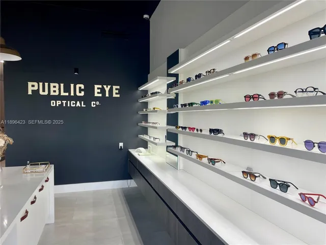 Commercial at 536 SW 12th Avenue, Miami