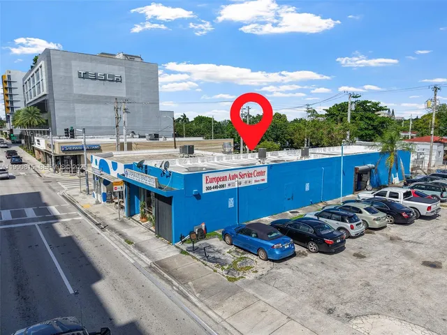 Commercial at 3771 Bird Road, Miami