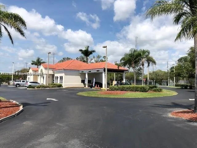 Commercial at 600 N Homestead Boulevard, Homestead