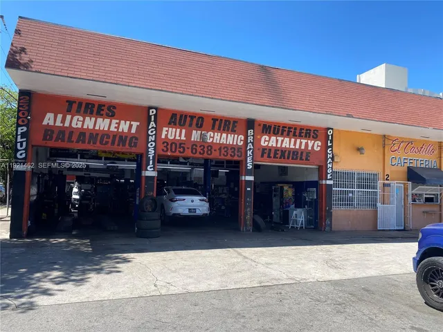 Commercial at 2300 NW 17th Street, Miami