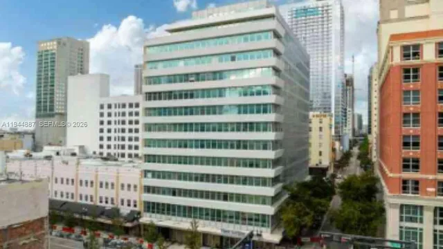 Commercial at 14 NE 1 AVE UNIT: 700Q Miami, Fl, 