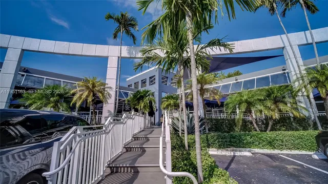 Commercial at 260 Crandon Blvd E18 #E18, Key Biscayne