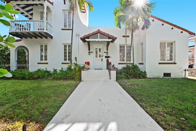 Commercial at 36 Phoenetia Avenue, Coral Gables