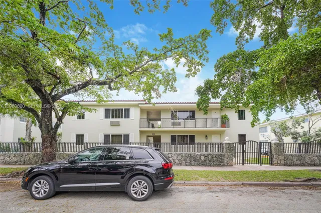 Commercial at 35 Antilla Avenue, Coral Gables