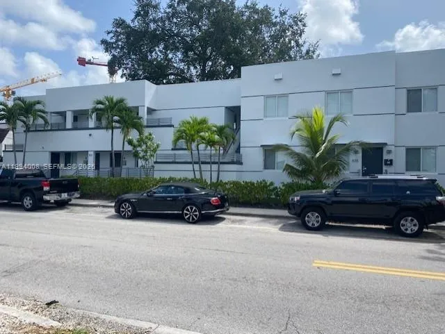 Commercial at 835 SW 8th Avenue, Miami