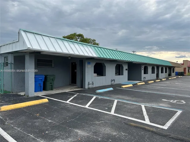Commercial at 400 NE 44th Street, Oakland Park