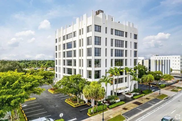 Commercial at 2450 Hollywood Boulevard #CU605, Hollywood