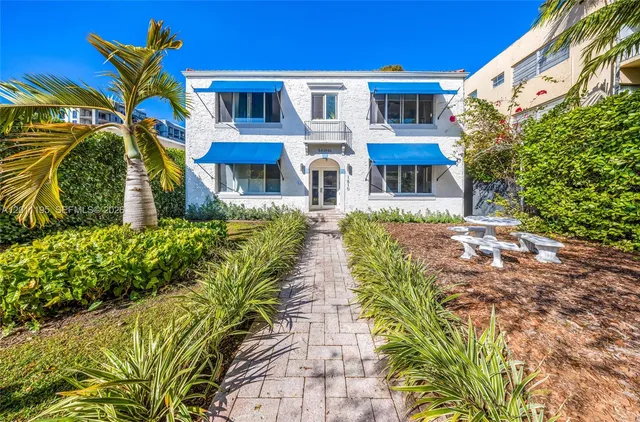 Commercial at 1610 Salzedo Street, Coral Gables