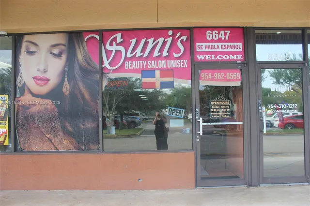 Commercial at 6647 Taft Street, Hollywood