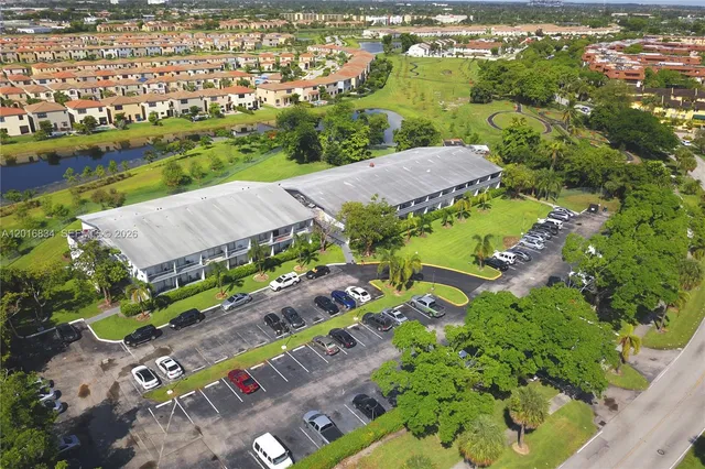 Commercial at 750 NE 195th Street, Miami