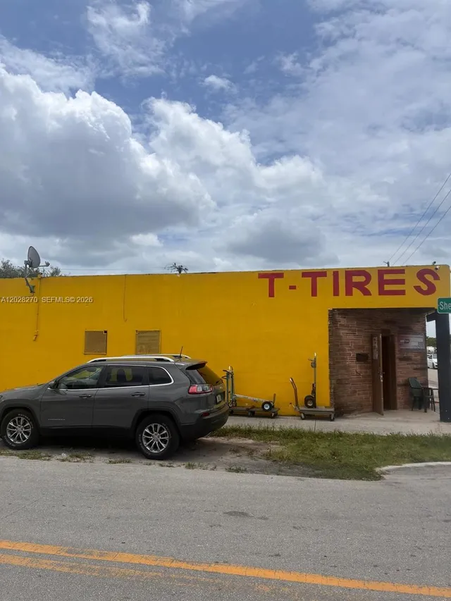 Commercial at 2337 N 21st Avenue, Hollywood