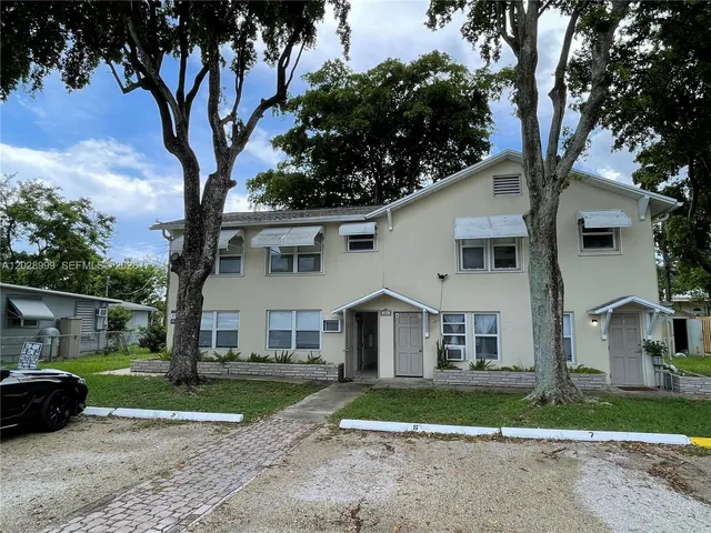Commercial at 26 SE 13th Terrace #17, Dania Beach