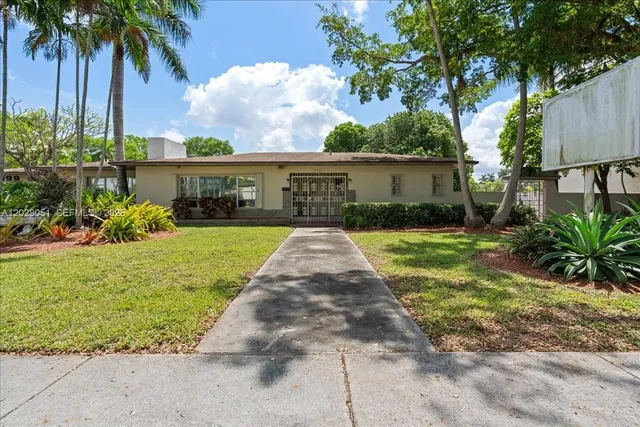 Commercial at 999 N Krome Avenue, Homestead