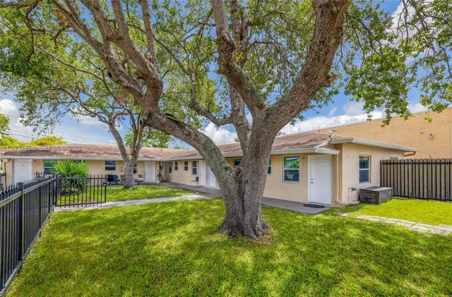 Commercial at 2247 Simms Street, Hollywood