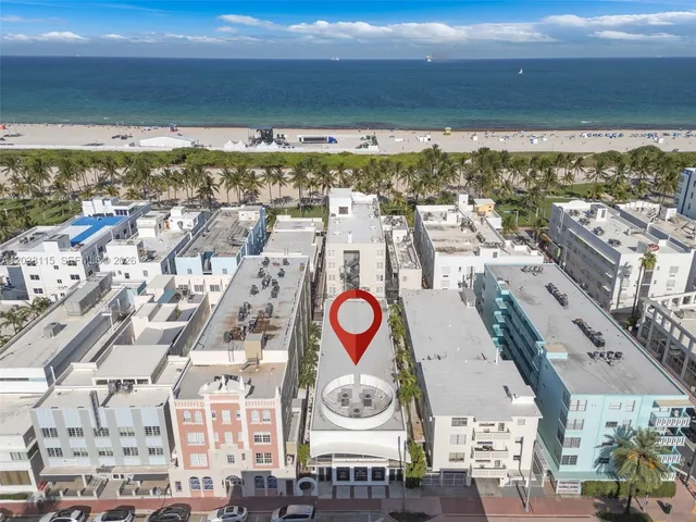Commercial at 721 Collins Avenue, Miami Beach