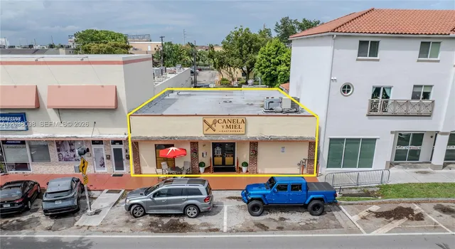 Commercial at 365 N Royal Poinciana Boulevard, Miami Springs