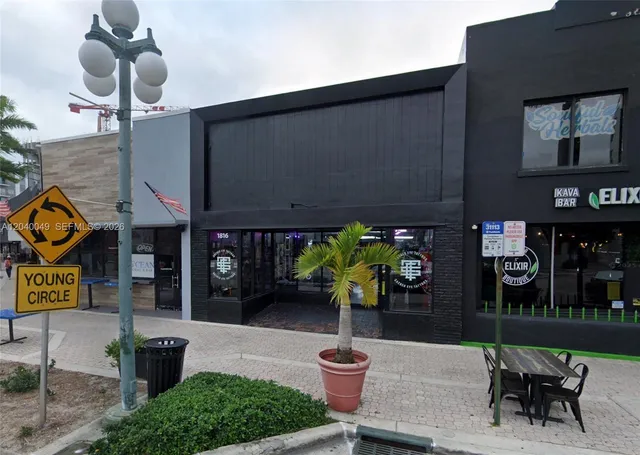Commercial at 1816 Harrison Street, Hollywood