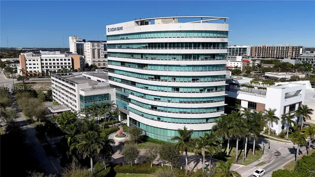Commercial at 20900 NE 30 Th Avenue #600, Aventura