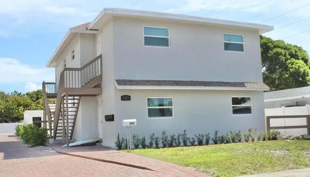 2-bedroom rental at 305 Cypress Drive #1, Lake Park